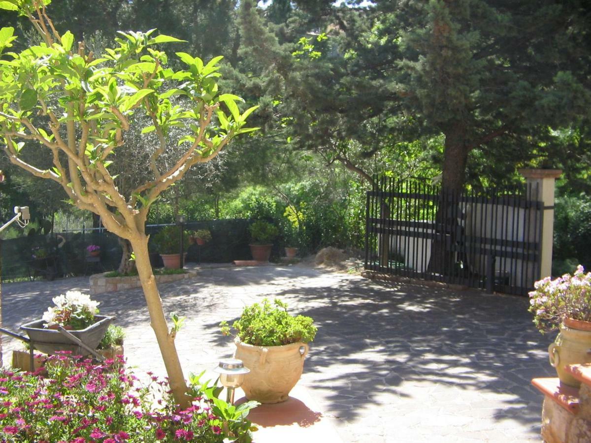 B&B Villa Letizia Castelbuono  Buitenkant foto