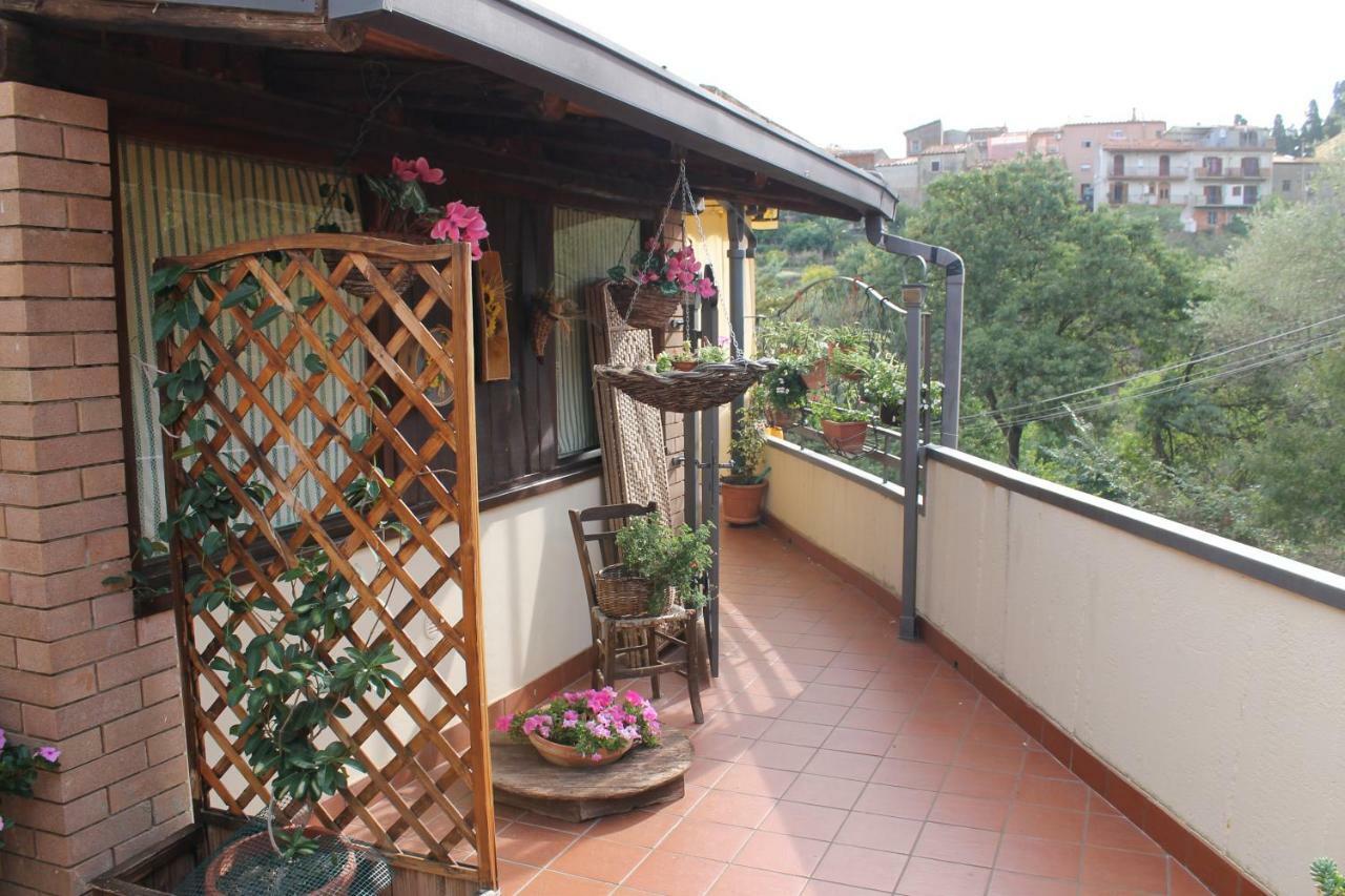 B&B Villa Letizia Castelbuono  Buitenkant foto
